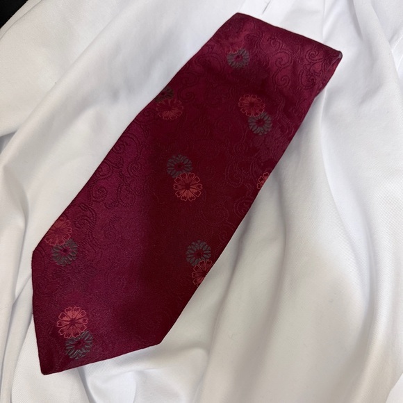 DKNY Burgundy Floral Patterned Silk Tie - Picture 2 of 3